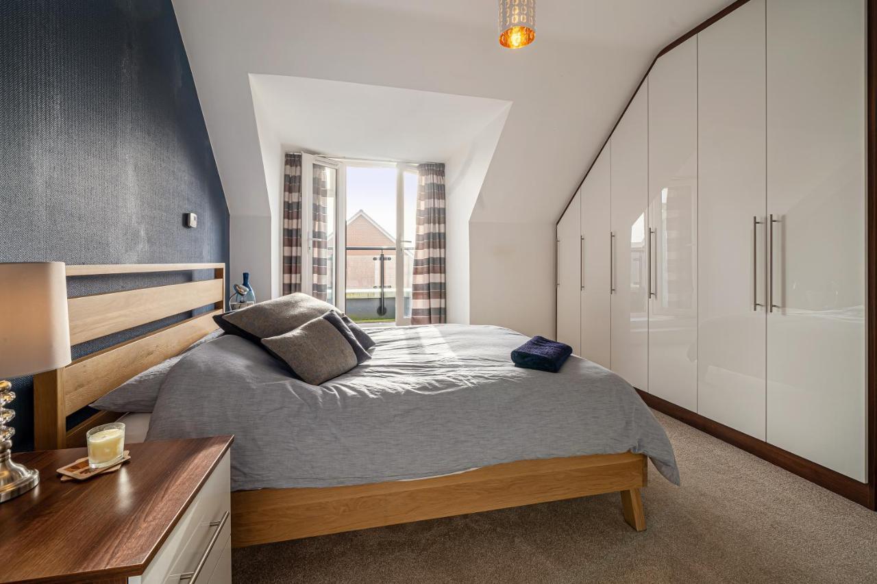 Modern Townhouse - Sleeps Up To 6 Lägenhet Maidenhead Exteriör bild